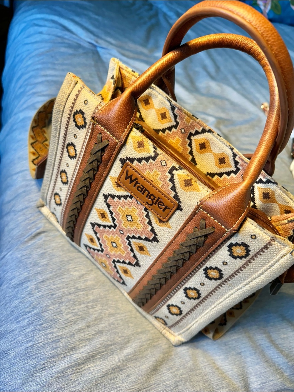 Wrangler Aztec Canvas Crossbody Top Handle WesternPurse Zip Top Detachable Strap - Picture 12 of 14